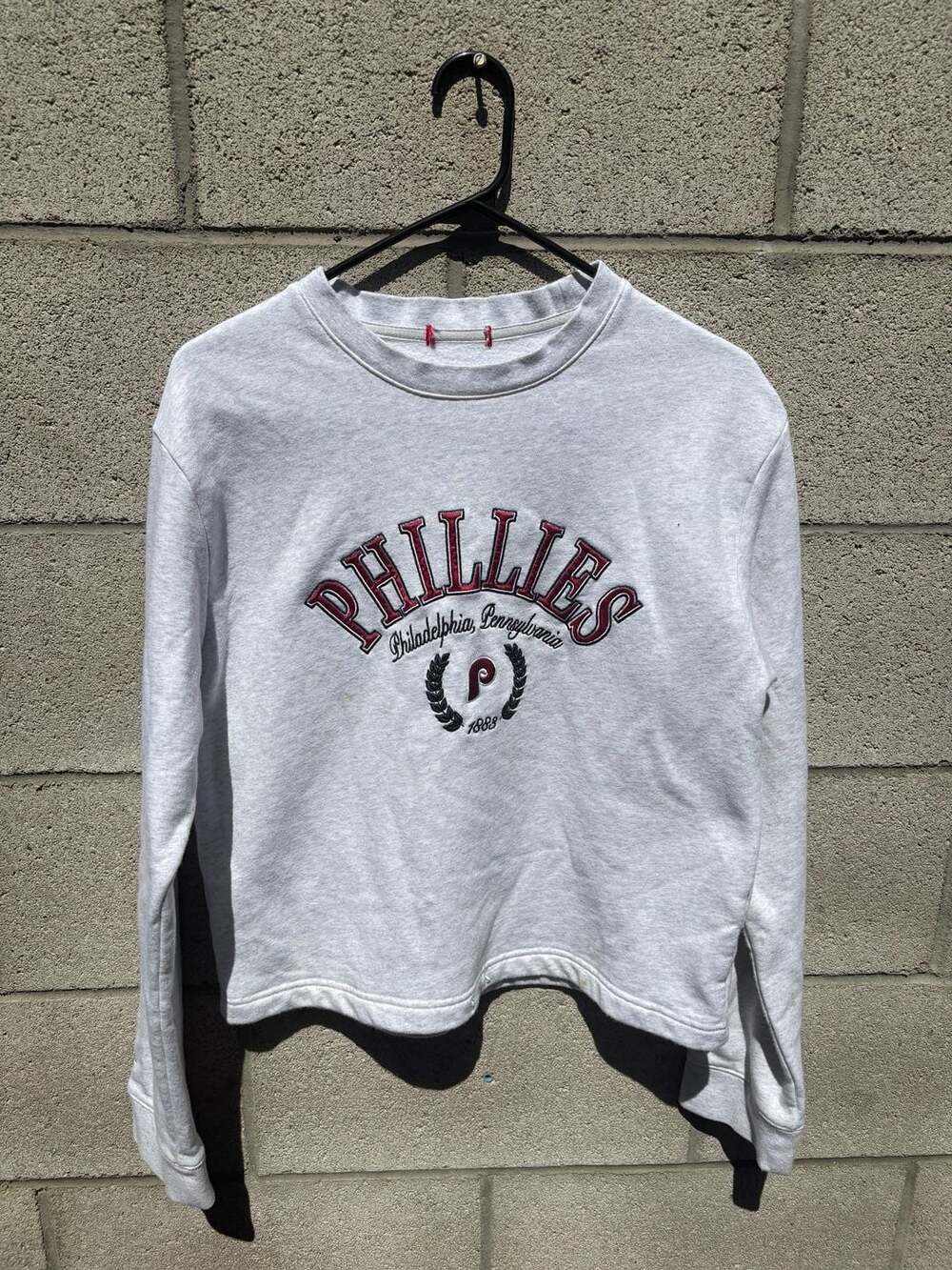 Mitchell & Ness Women's Mitchell & Ness Heather Gray Philadelphia Phillies Cropp